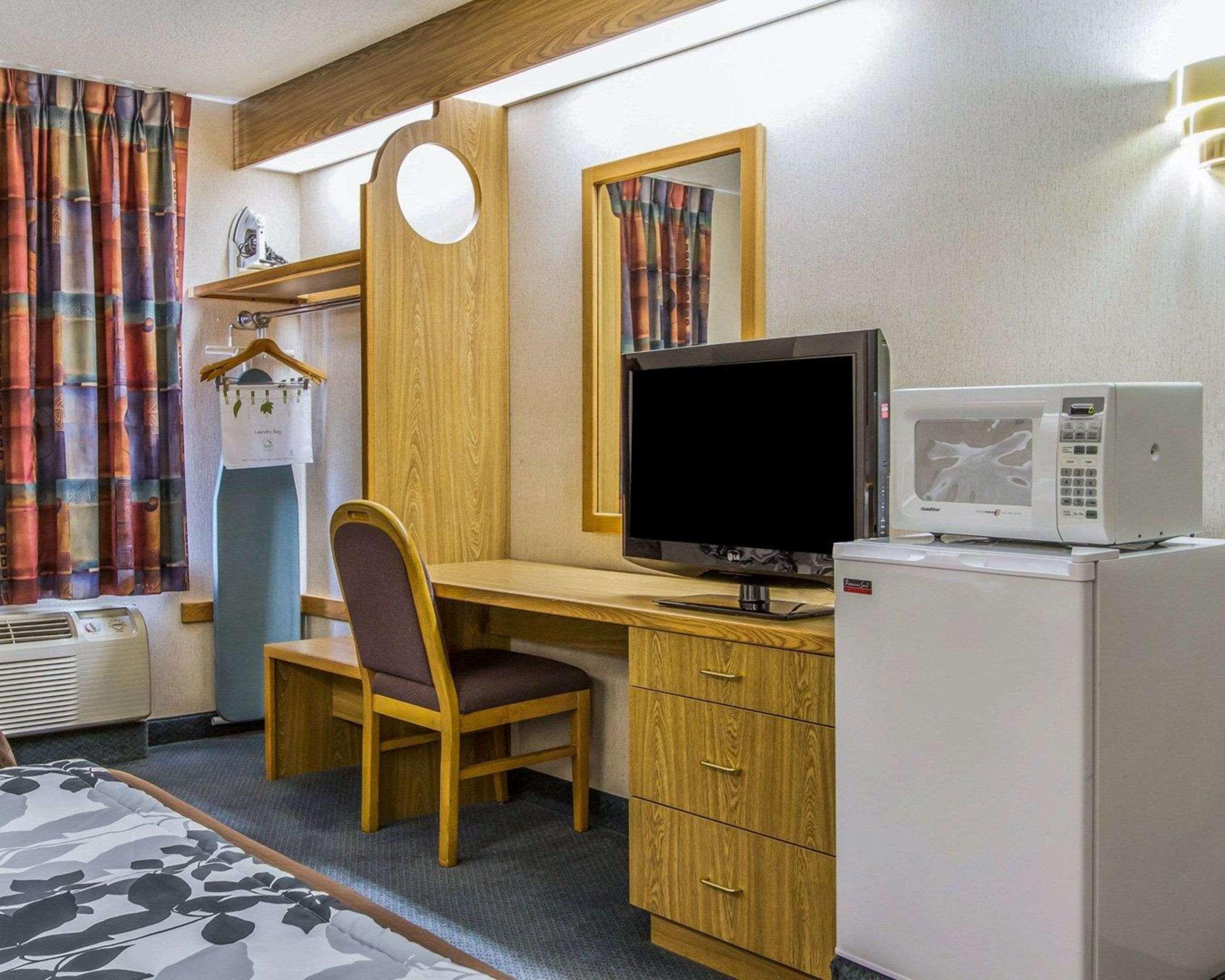 Rodeway Inn Fremont Eksteriør billede