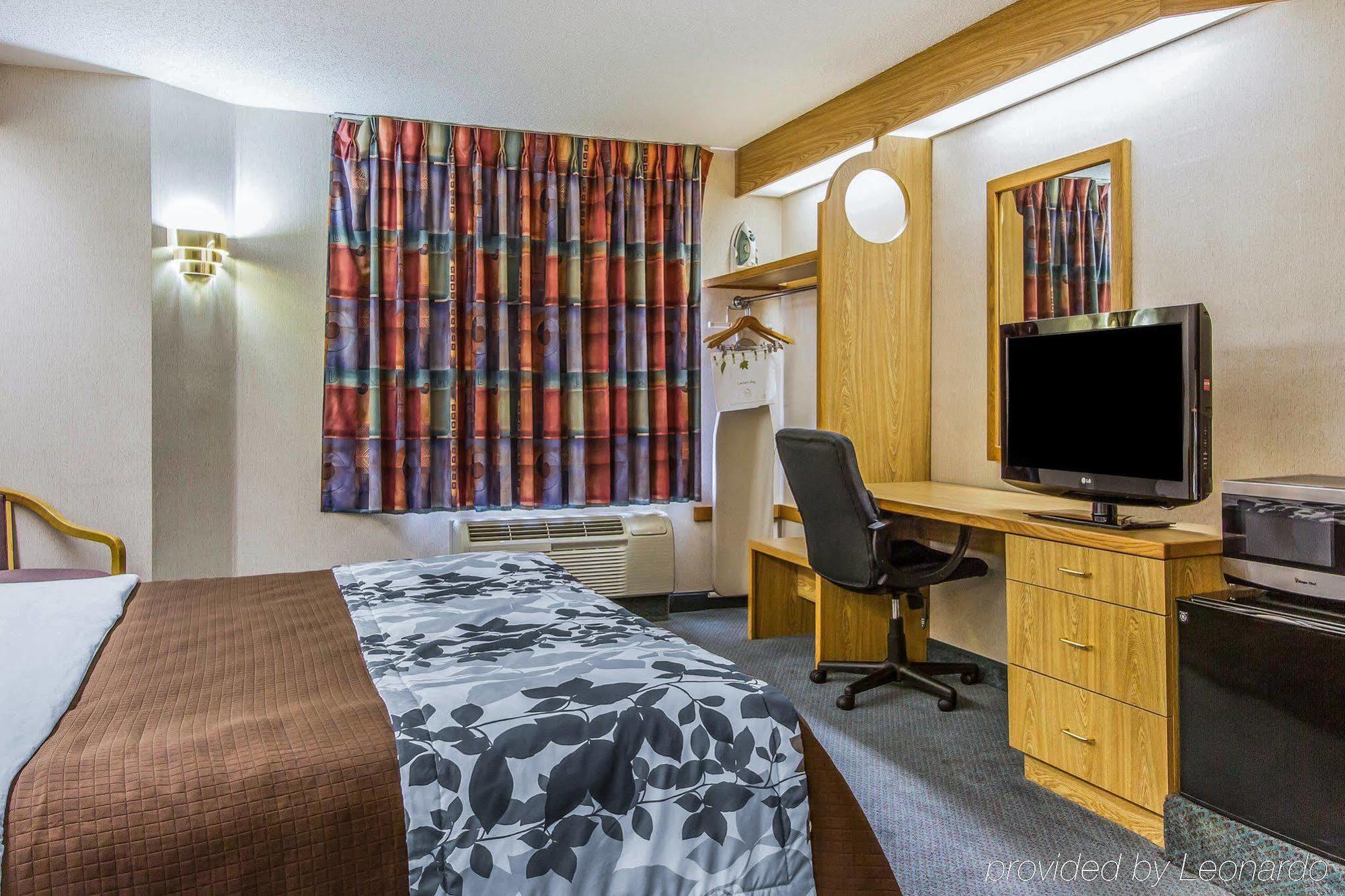 Rodeway Inn Fremont Eksteriør billede